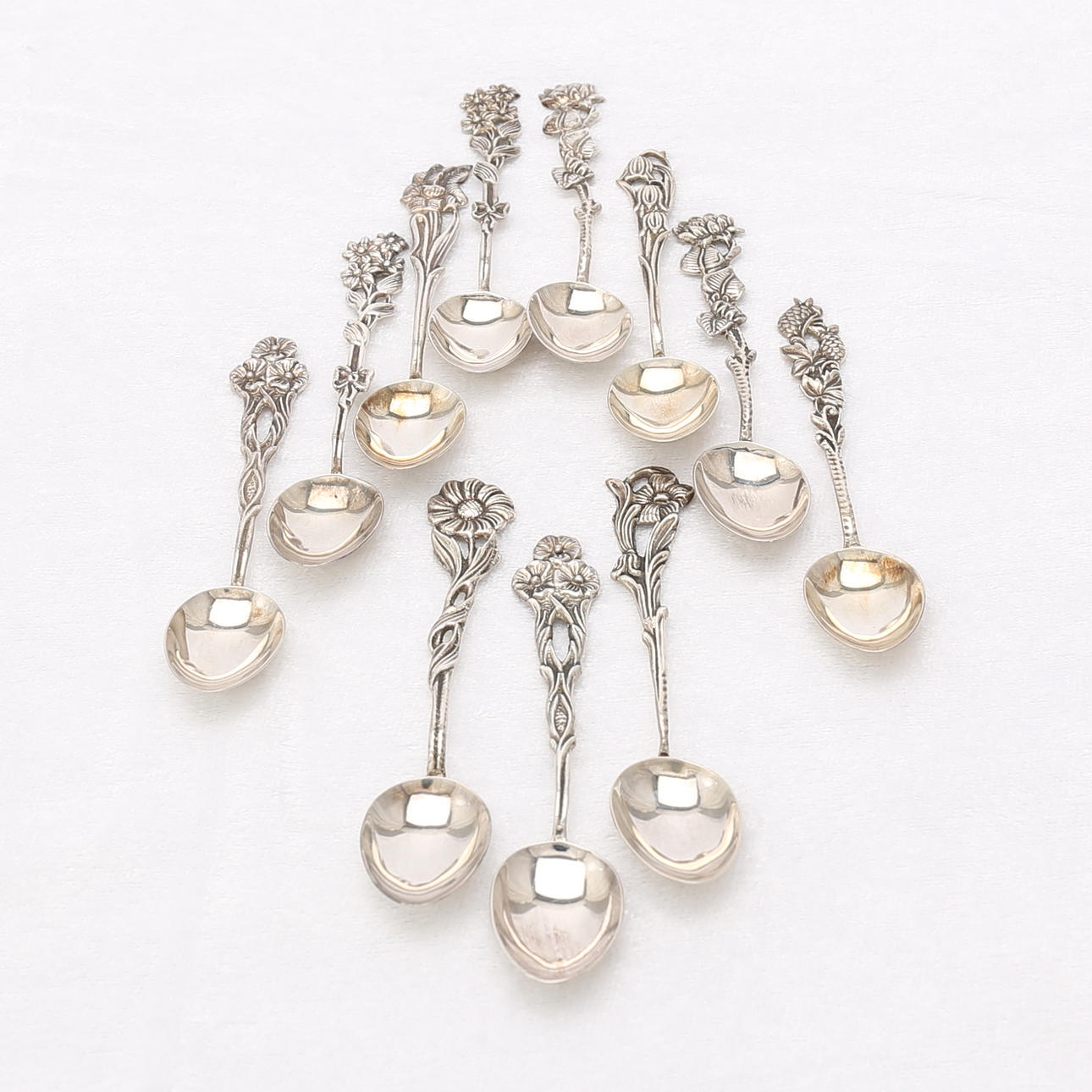 SKEDAR, 11 st, "Svenska floran" silver, ca 96 gram.