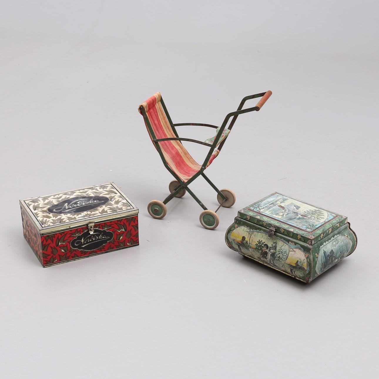 PLÅTBURKAR samt DOCKVAGN, 1900-talets första hälft.