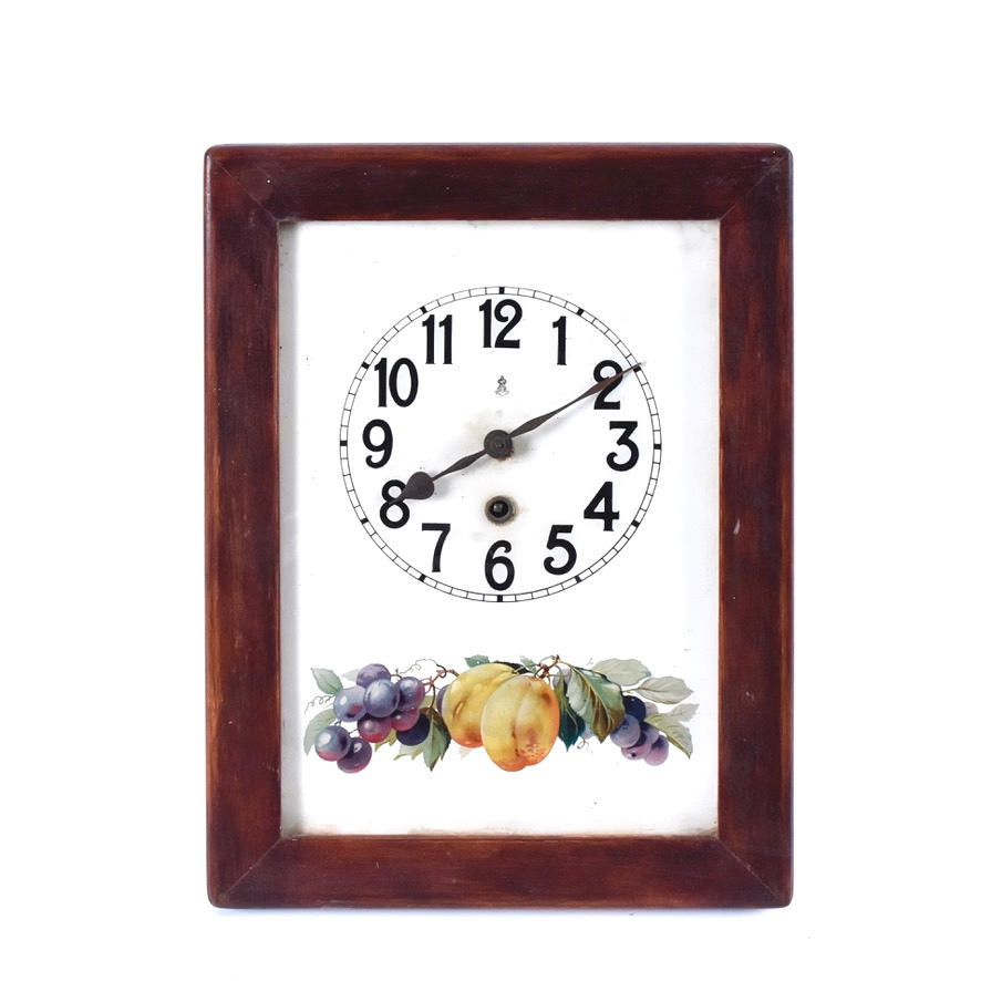 VÄGGUR, trä/bemålat glas, Gustav Becker.