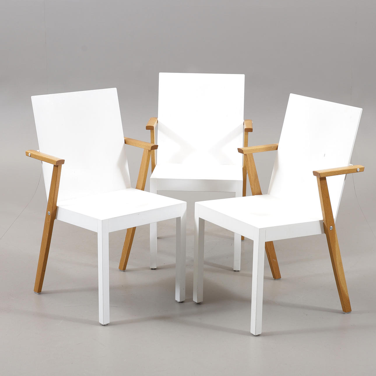 Un conjunto de 3 sillones, Gärsnäs, 2004.