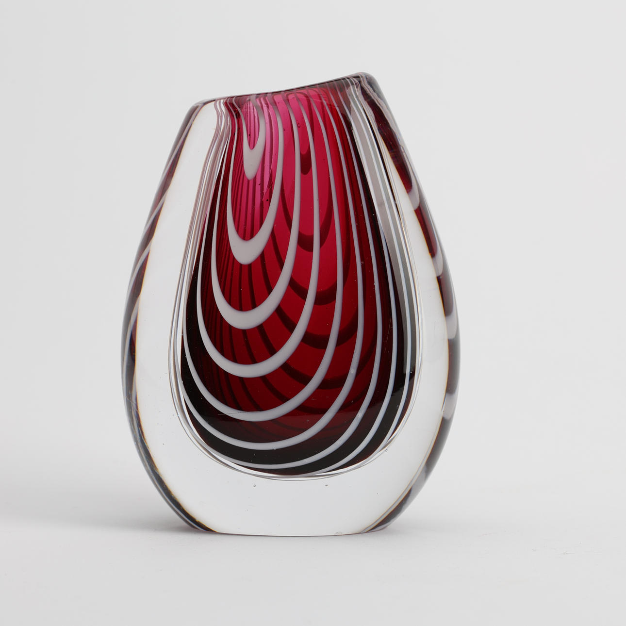 VICKE LINDSTRAND. Vase, “Zebra”, Kosta, signed.