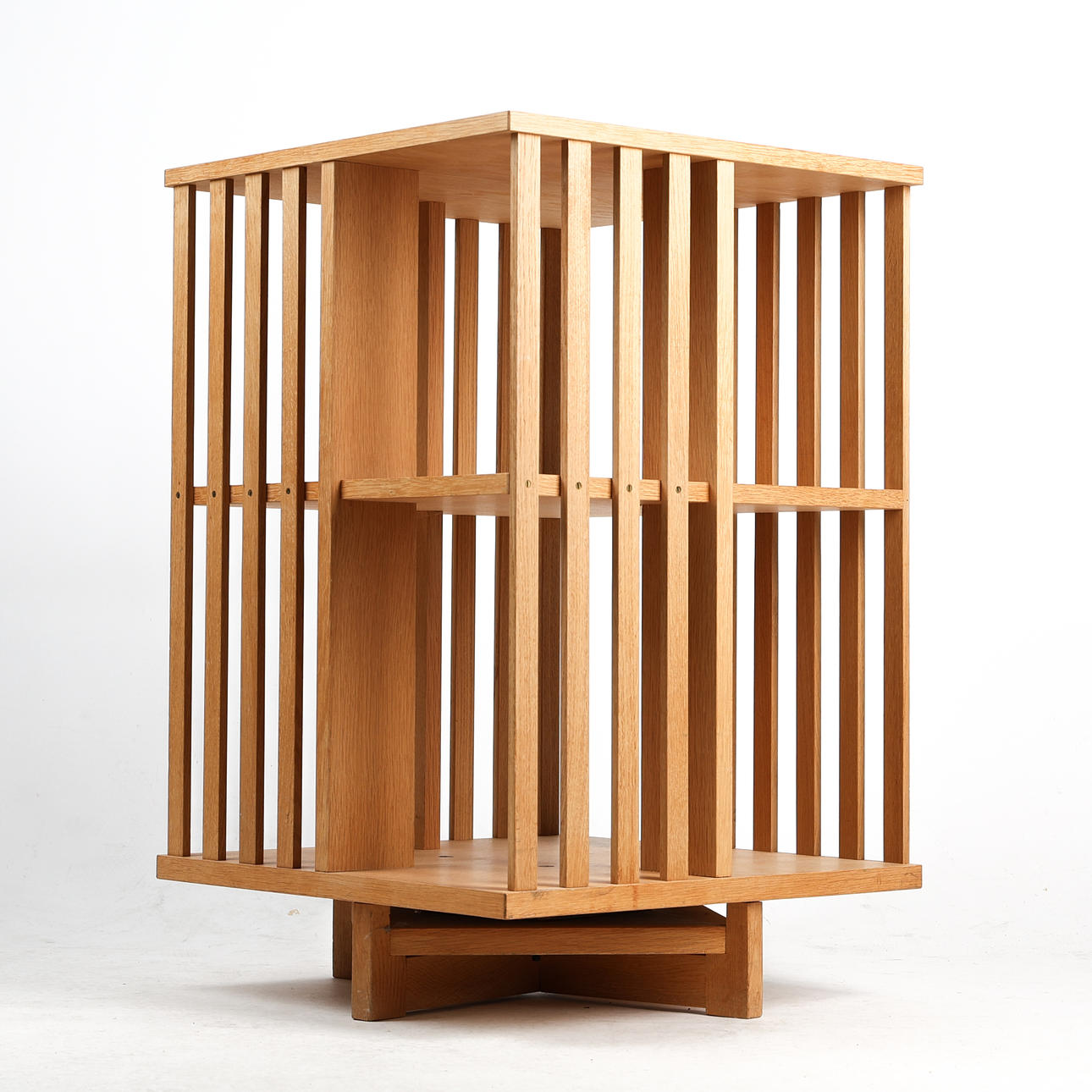 Ein Eichenfurnier aus dem 21. Jahrhundert BOKSPURRA.