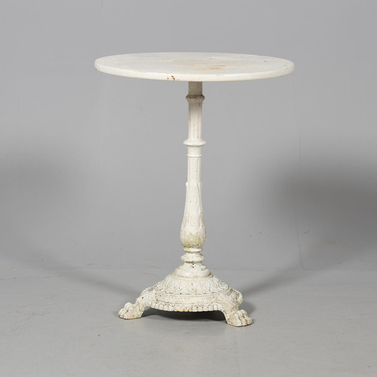 PUUTARHAPÖYTÄ, maalattua rautaa.