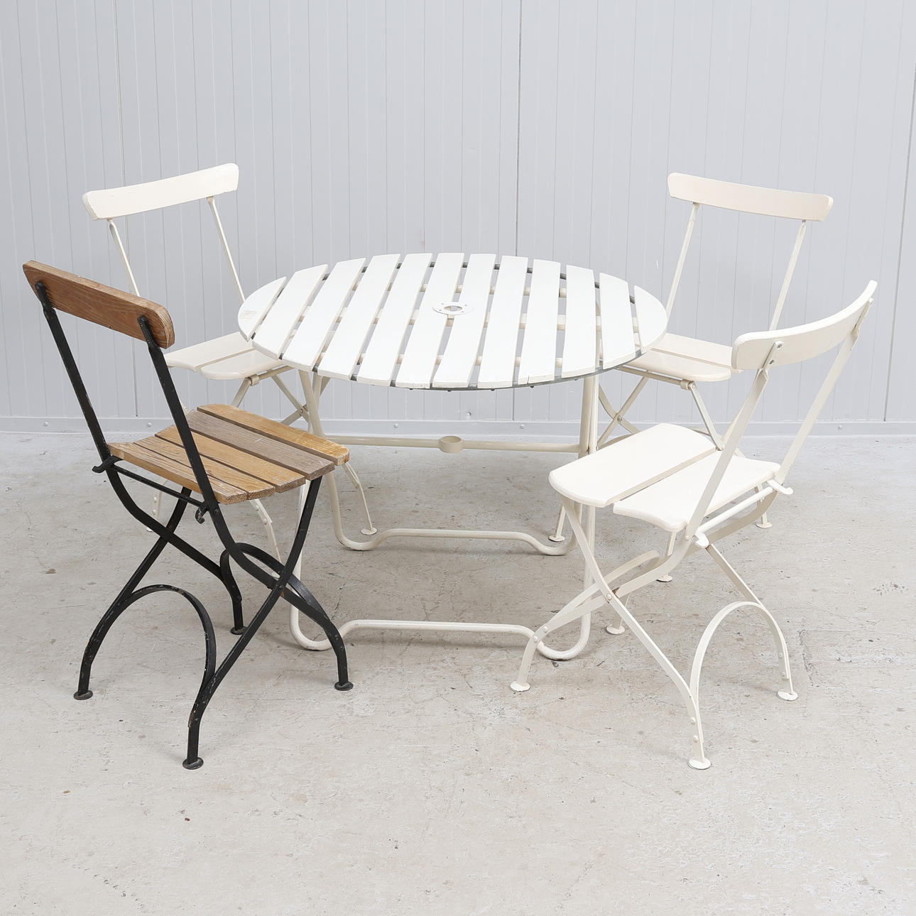 GARDEN GROUP, 5 pieces, including probably Byarum's Mill.