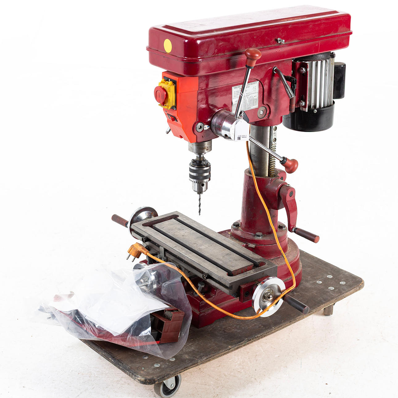 DRILLING MACHINE, Model ZX7016.