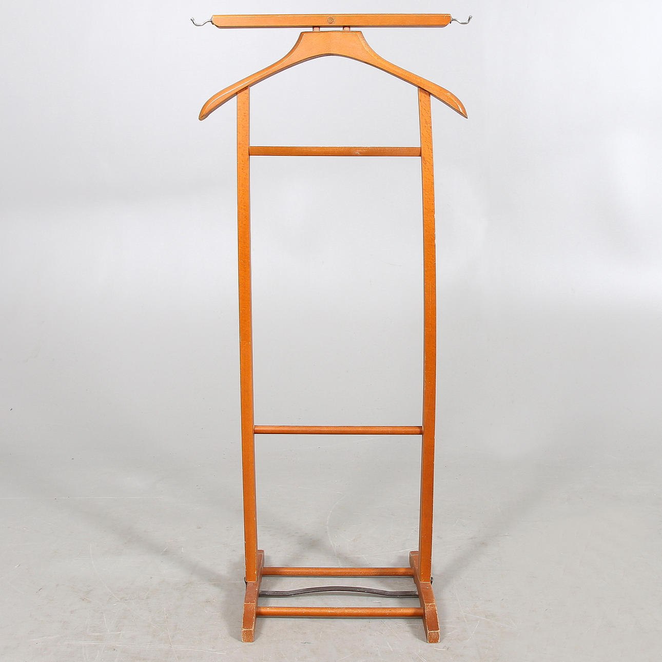 HERRBETJÄNT, teak, Fratelli Reguitti, Italien, 1900-talets andra hälft.