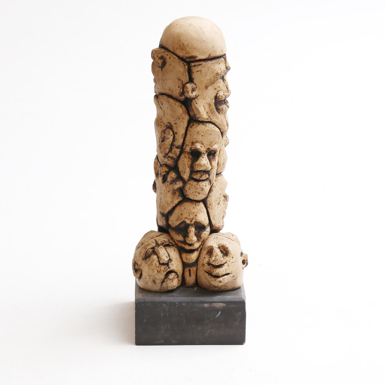 OIDENTIFIERAD KONSTNÄR. Sculpture, stoneware, phallus with faces, signed MF, dated 99.