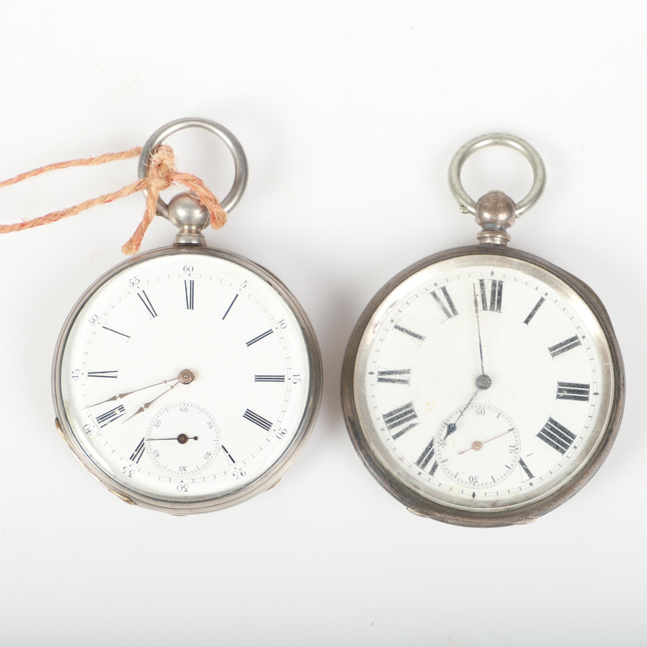 LOMMEUR, 2 stk., s. k. nøglering, sølv.