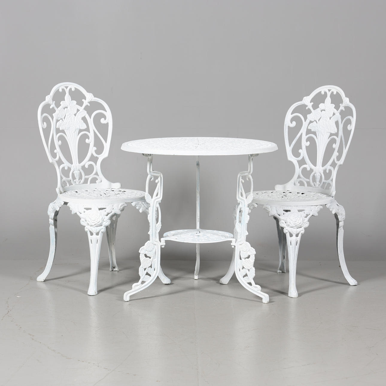 PUUTARHAKALUSTEET, 3 kpl, metallia.