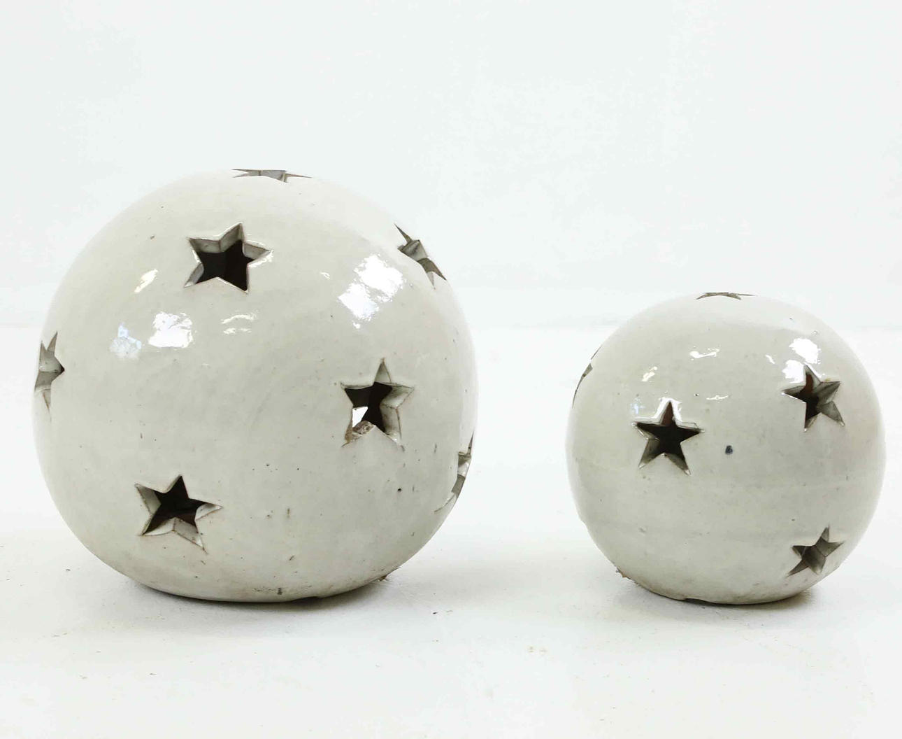 Ein 2-teiliges Set, Steinzeug, Dekorelemente, modern.