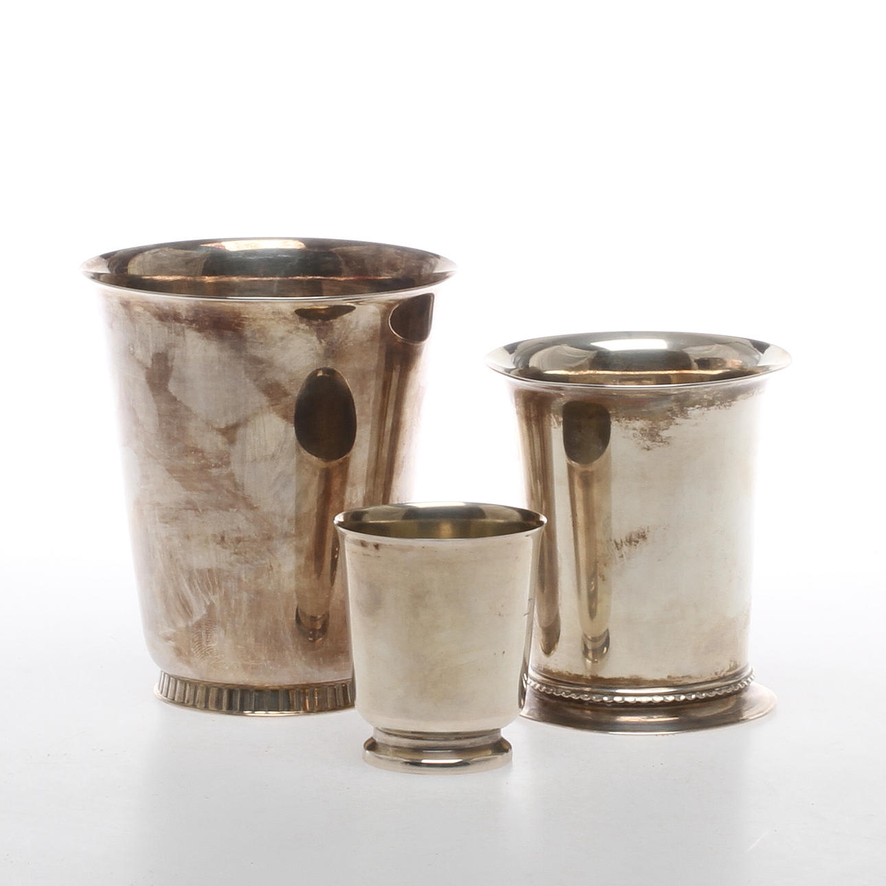 BÄGARE, 3 st, silver, GAB, MGAB samt C.G.Hallberg, 1900-talets andra hälft.