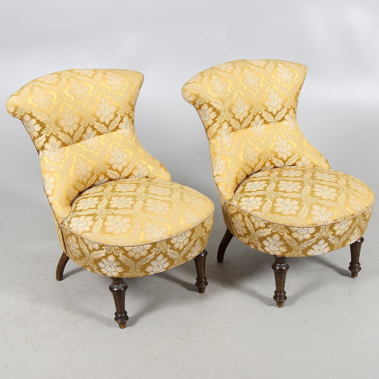 EMMAFÅTÖLJER, ett par, 1900-talets början.