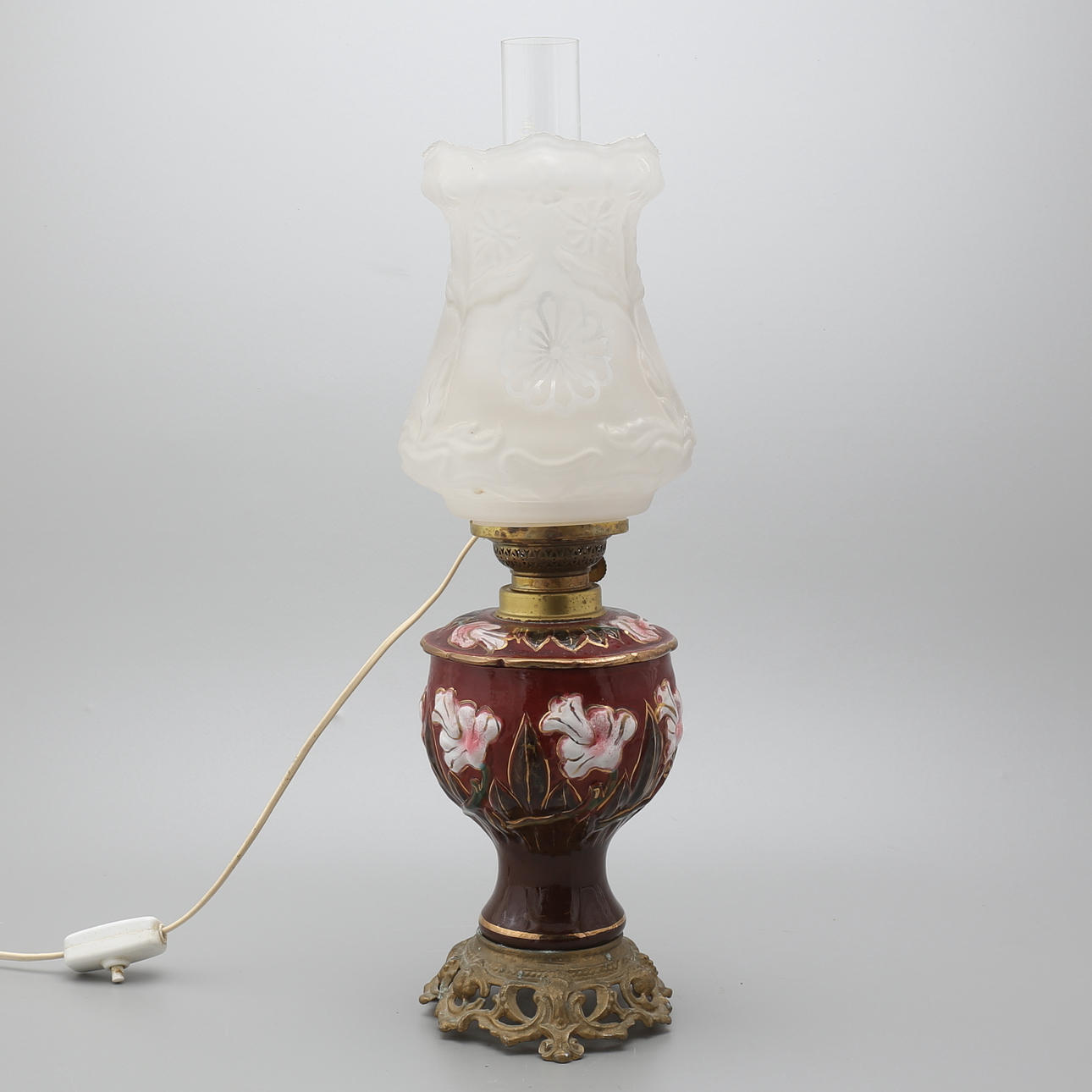 BORDSFOTOGENLAMPA, majolika,1900-talets andra hälft.