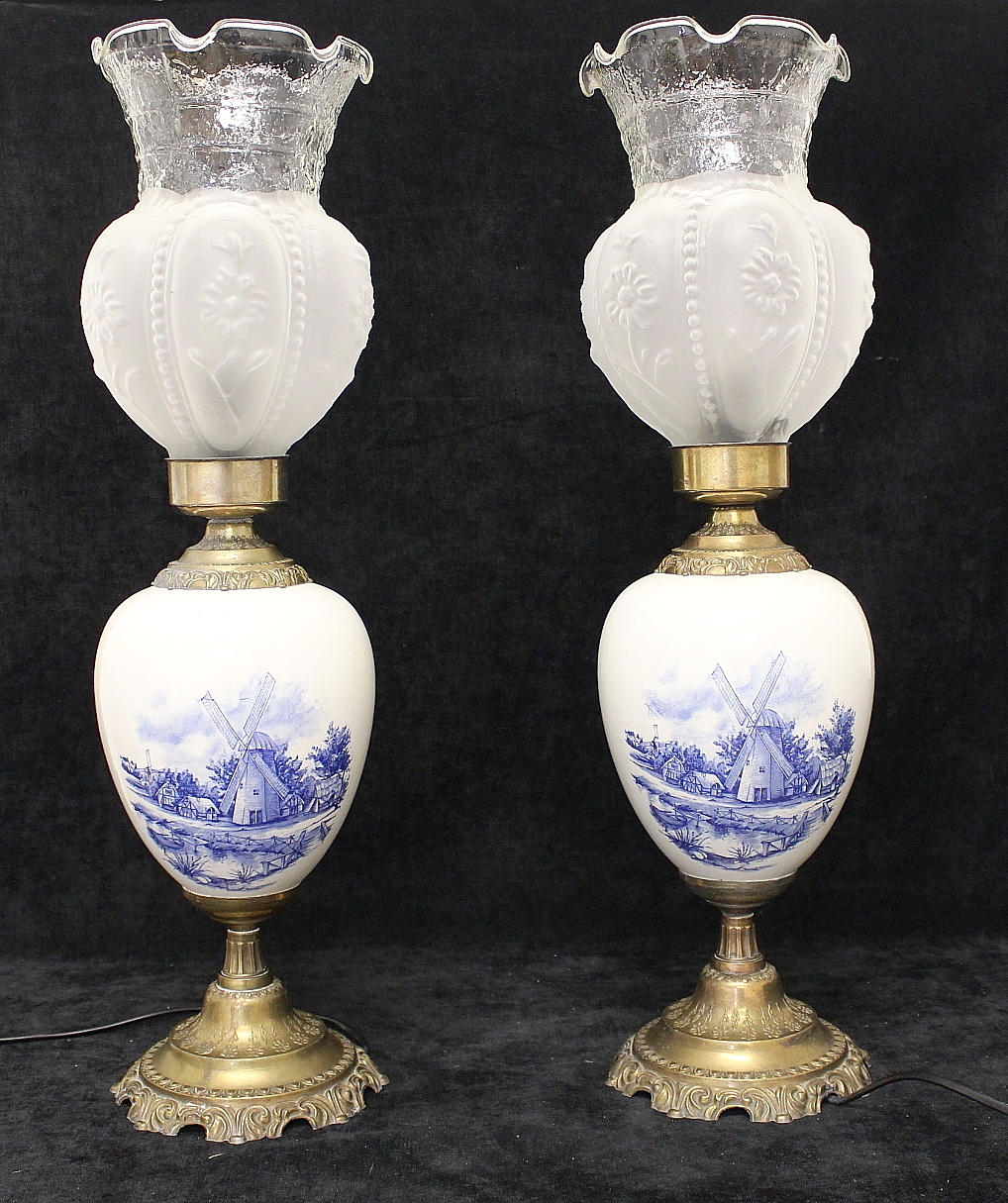 LAMPOR, paret, porslin, glas, metall.