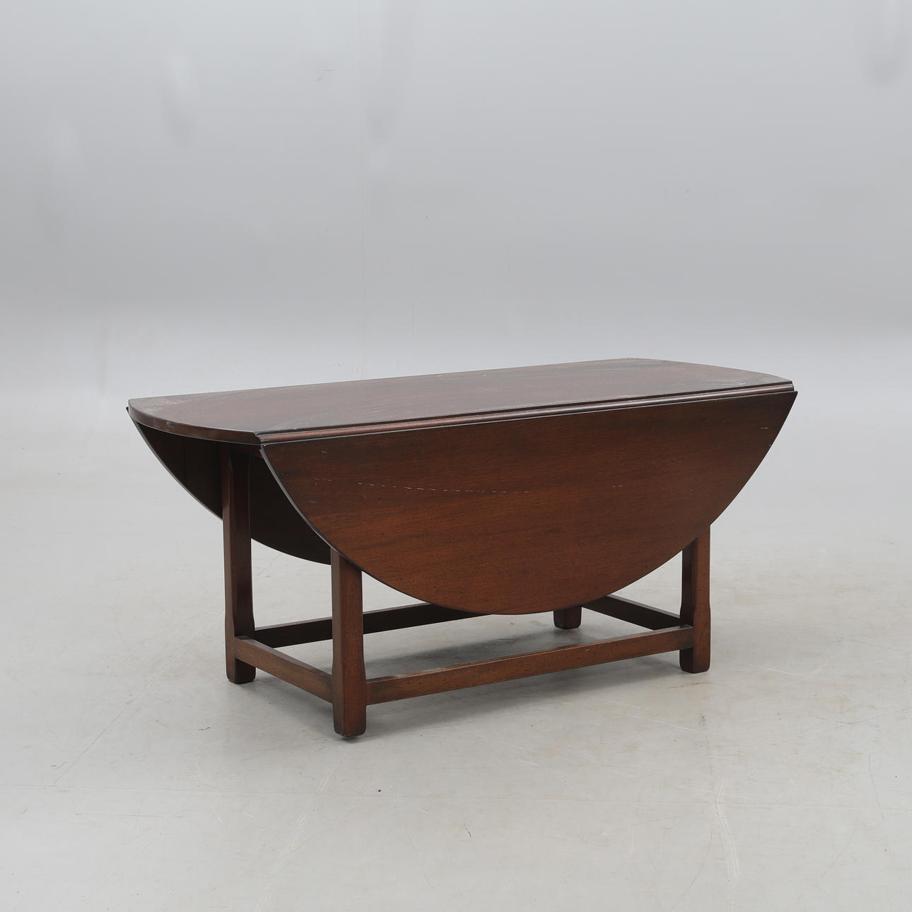 An English style coffee table with flaps, second half of the 20th century.