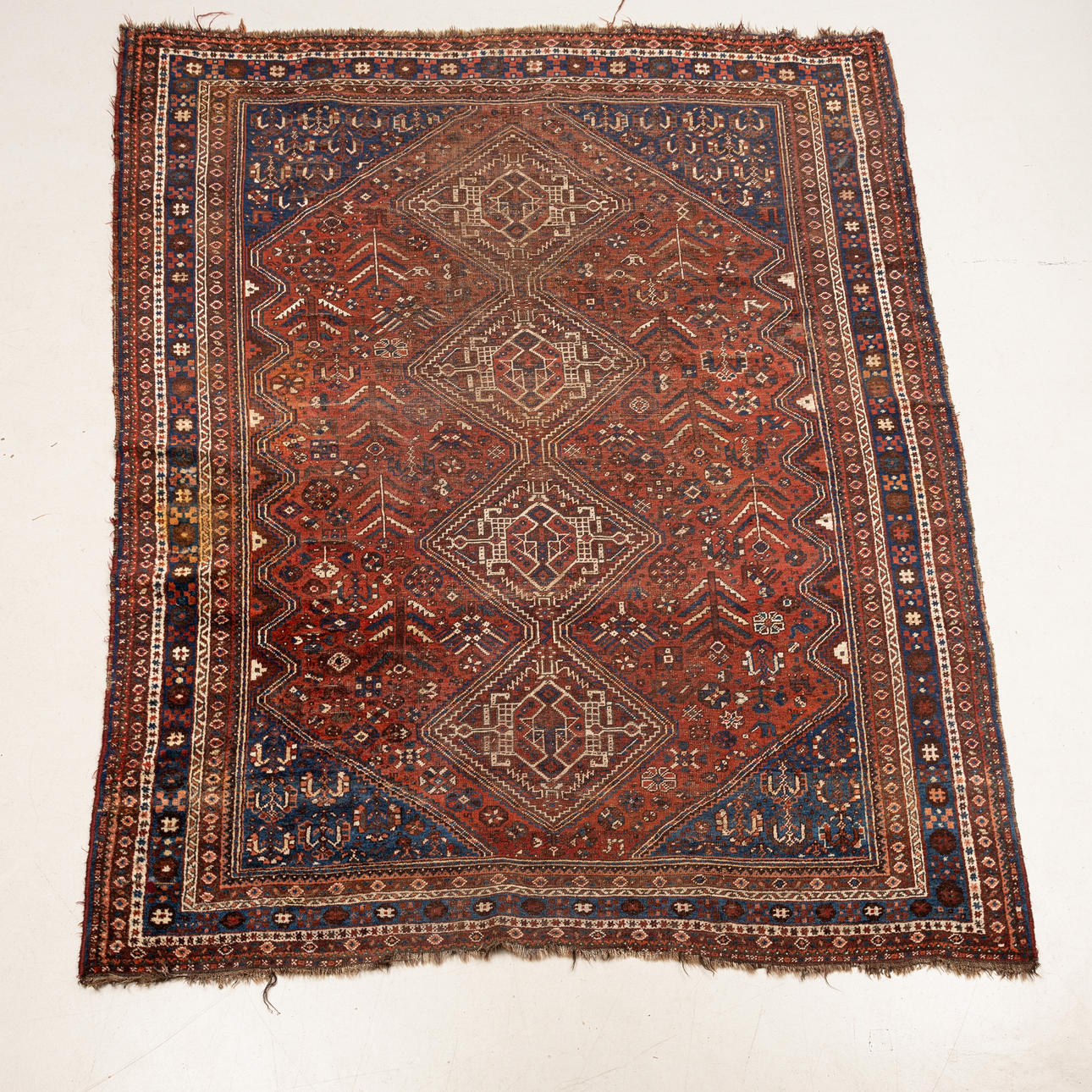 Ein Kashgai-Teppich, antik, ca. 293 x 207 cm.