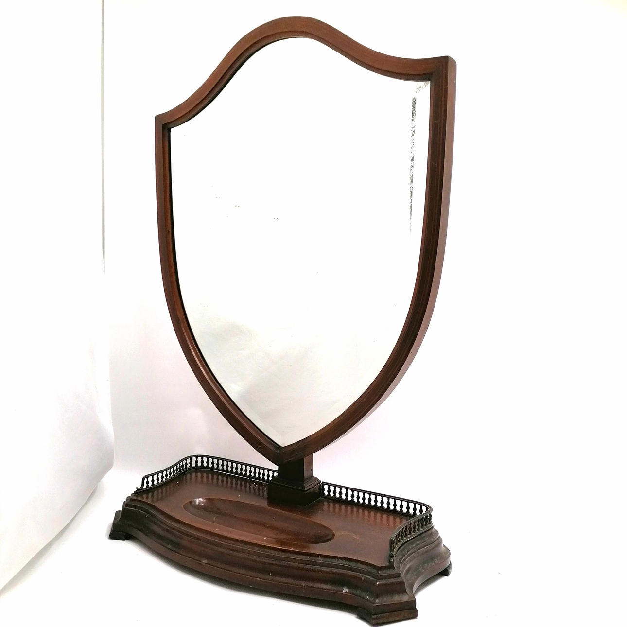 ANTIQUE MAHOGANY DRESSING TABLE MIRROR.