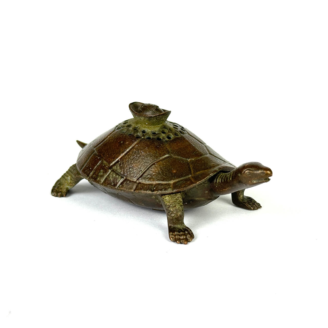 SMALL CHINESE BRONZE TURTLE CENSER.
