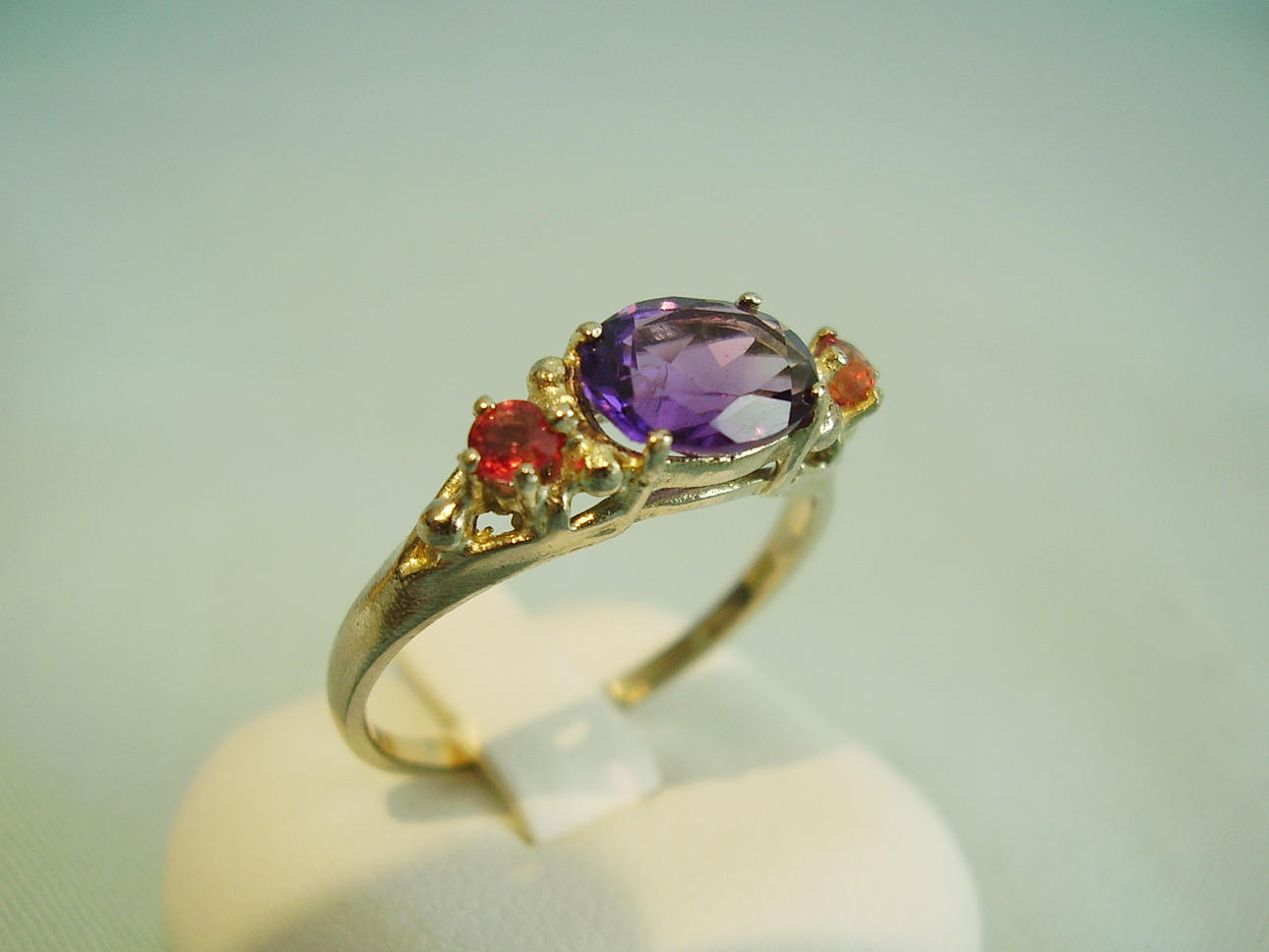 AMETIST/RUBIN-RING, vitguld 585.