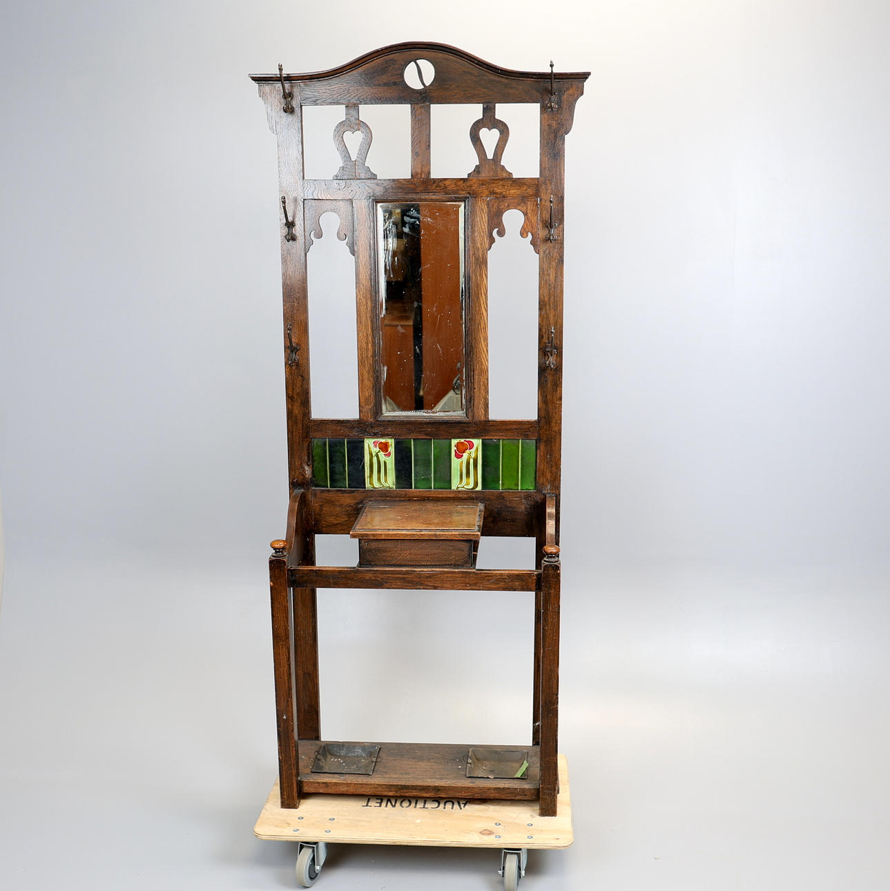 ARTS AND CRAFTS OAK HALL STAND.