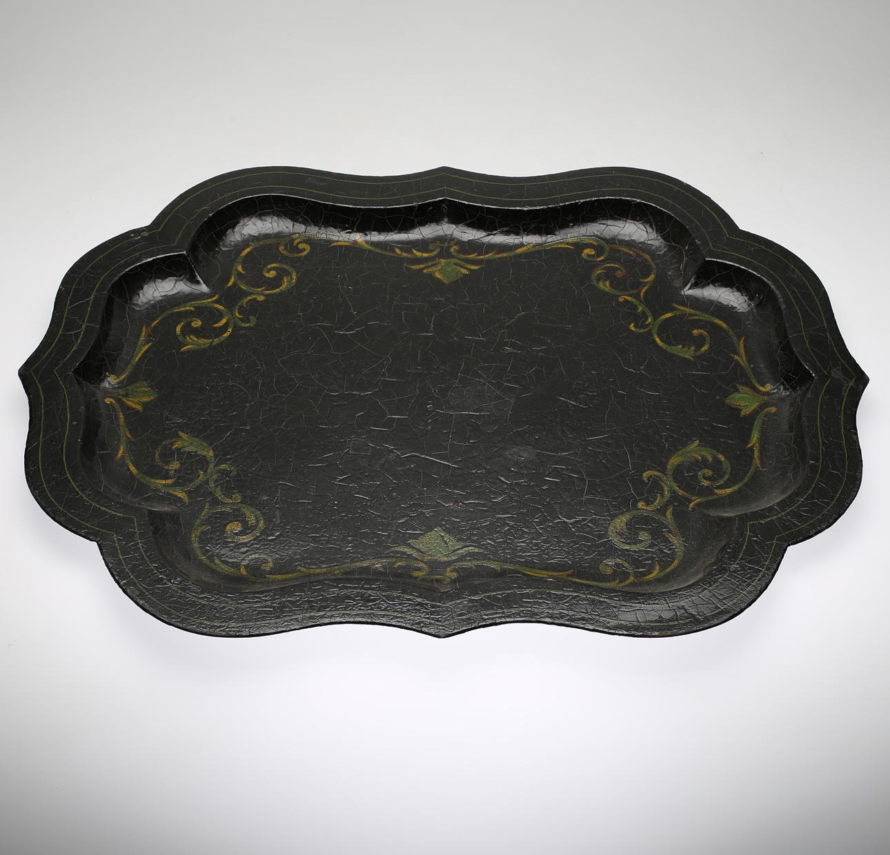 BRICKA, målad plåt, 1900-talets första hälft.