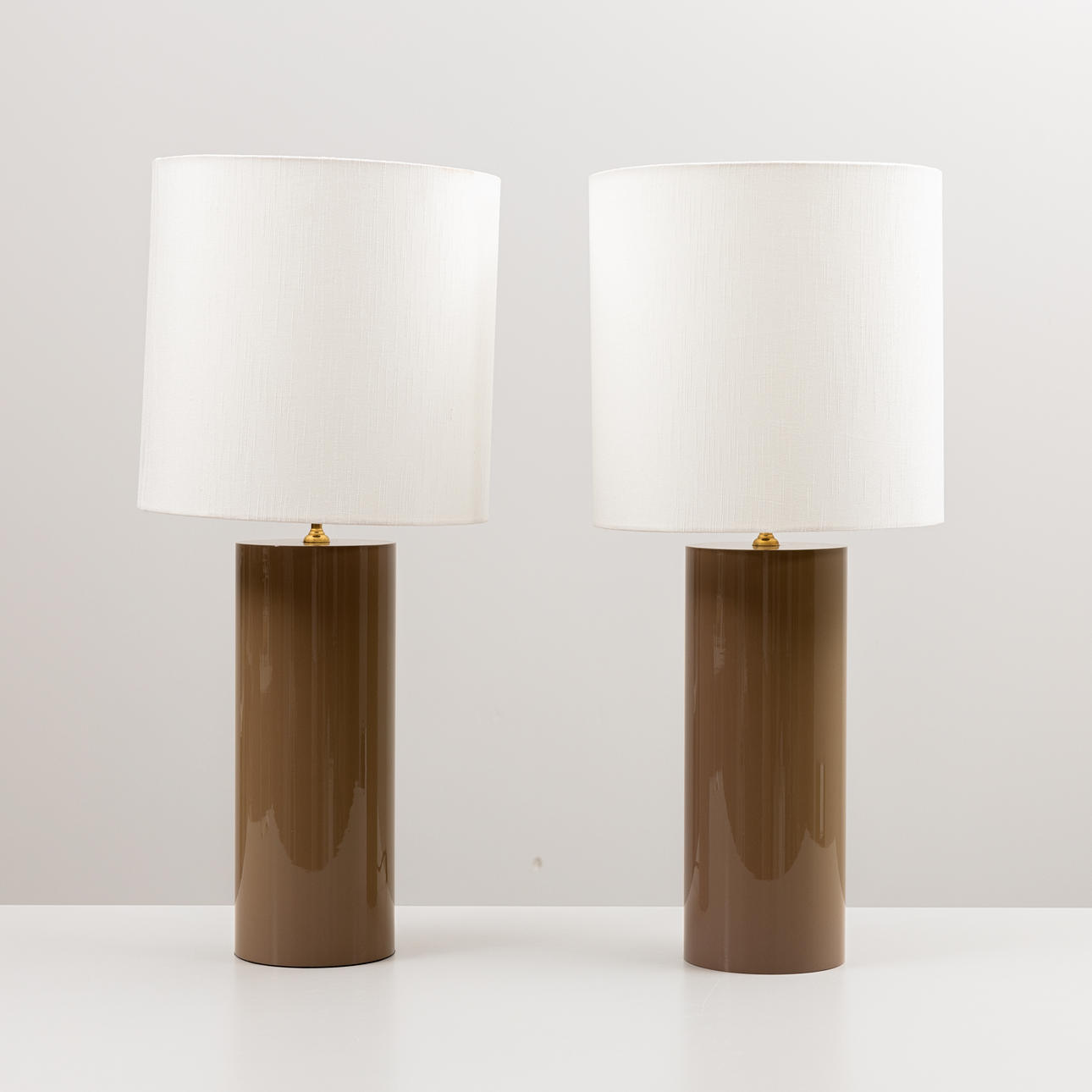 A set of 2 table lamps, lacquered mdf, Oi Soi Oi, 2000s.