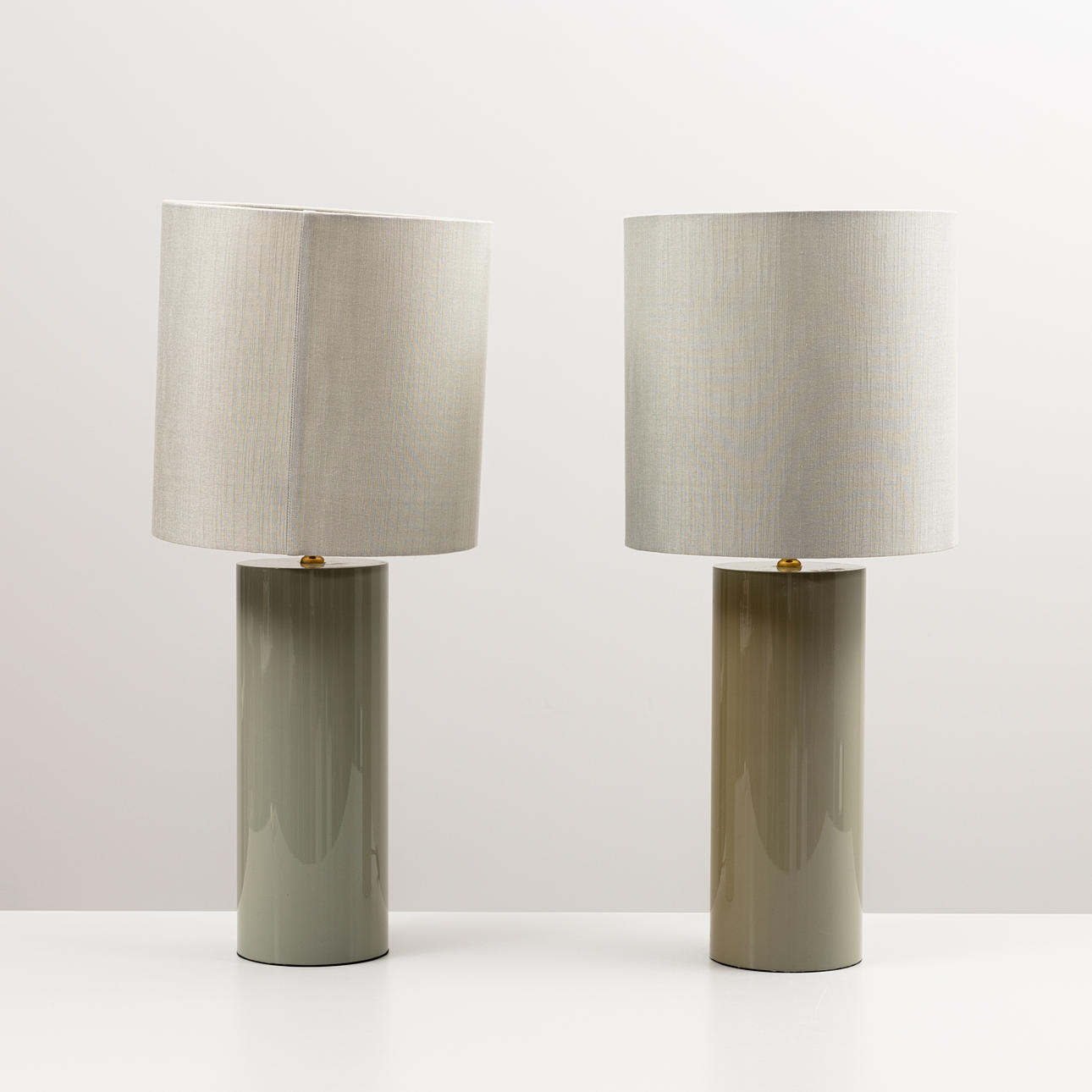 A set of 2 table lamps, lacquered mdf, Oi Soi Oi, 2000s.