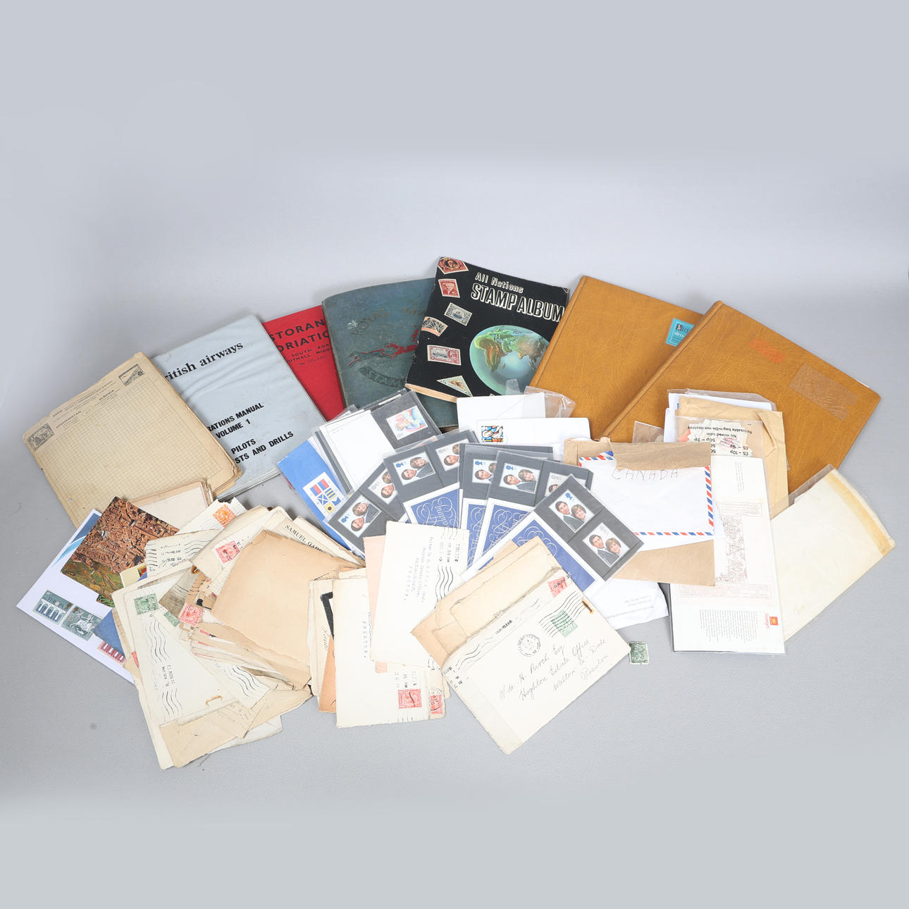 BRIEFMARKEN — GB & WORLD (MENGE).