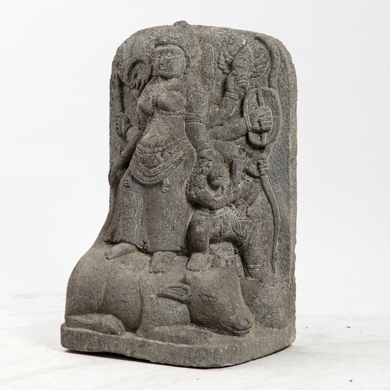 SKULPTUR, orientalisk gud, lavasten.