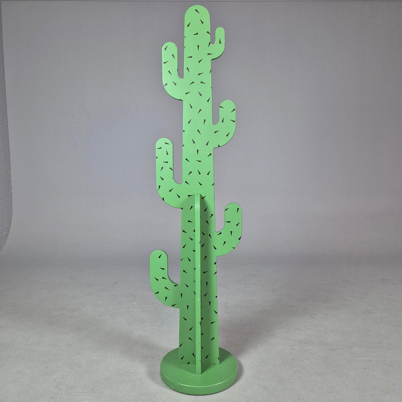 COLBERTIN MADE.COM PIIKKITAKKITELINE.