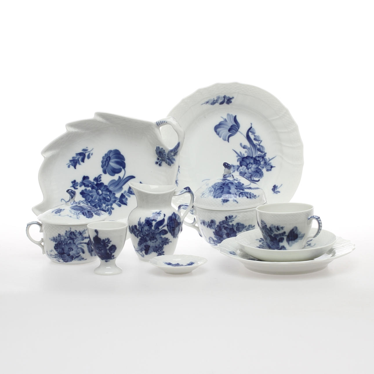 KAFFESERVIS, 43 delar, "Blå Blomst", Royal Copenhagen, Danmark.