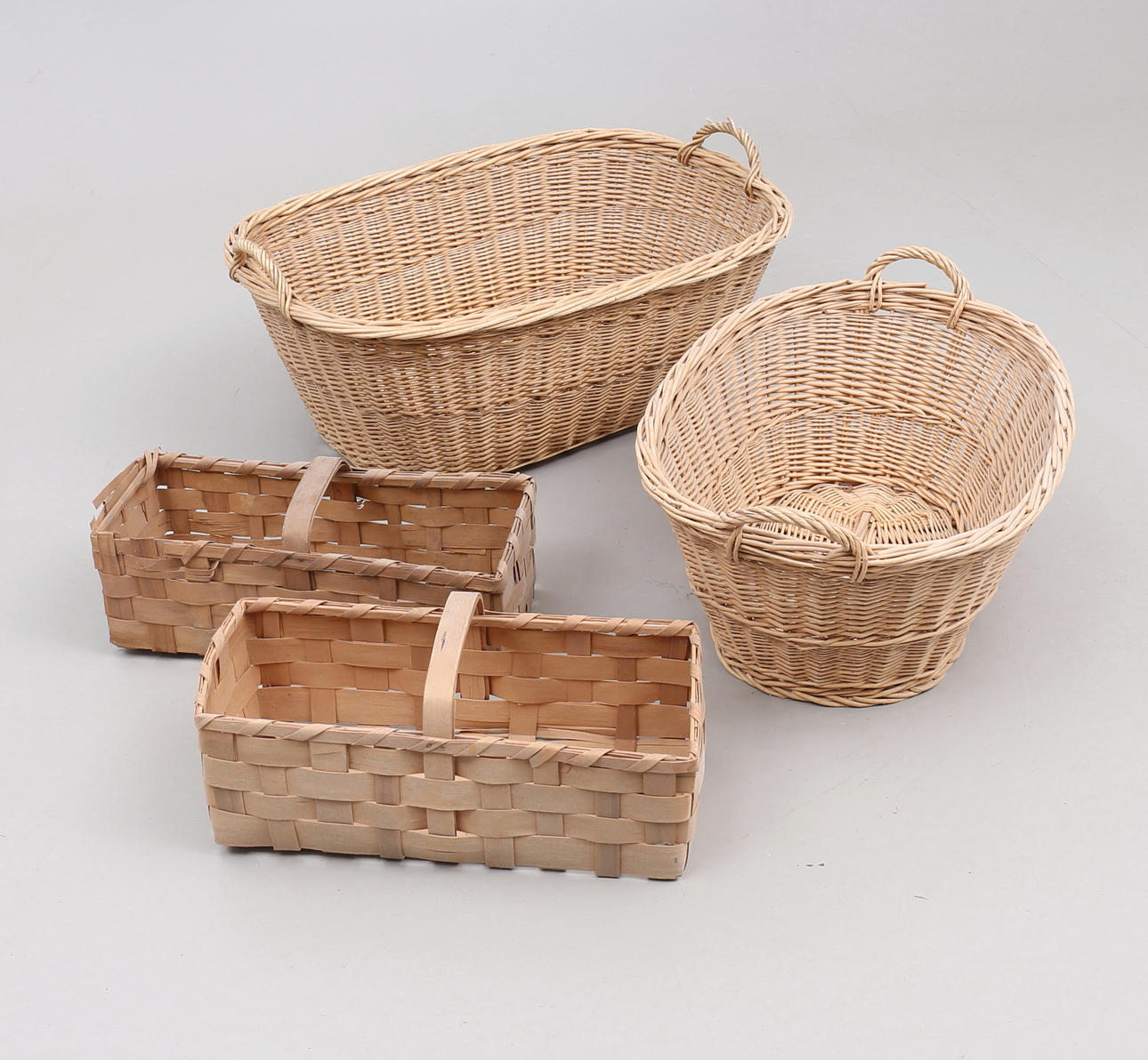 KURVE, 4 stk., rotting og spåner, 20. årh.