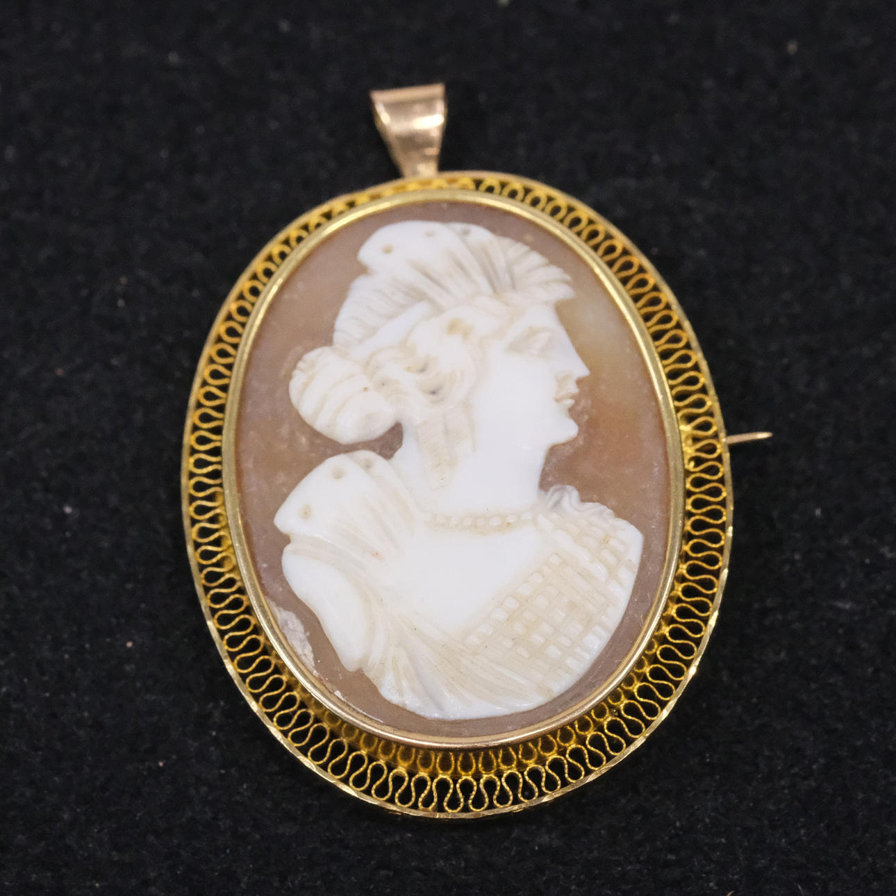 BROOCH/PENDANT WITH CAMÉ, 18K GOLD.