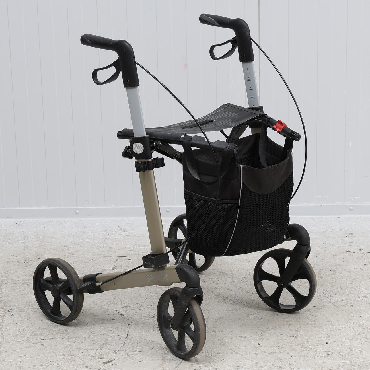 ROLLATOR, "Server", kolfiber, plast.