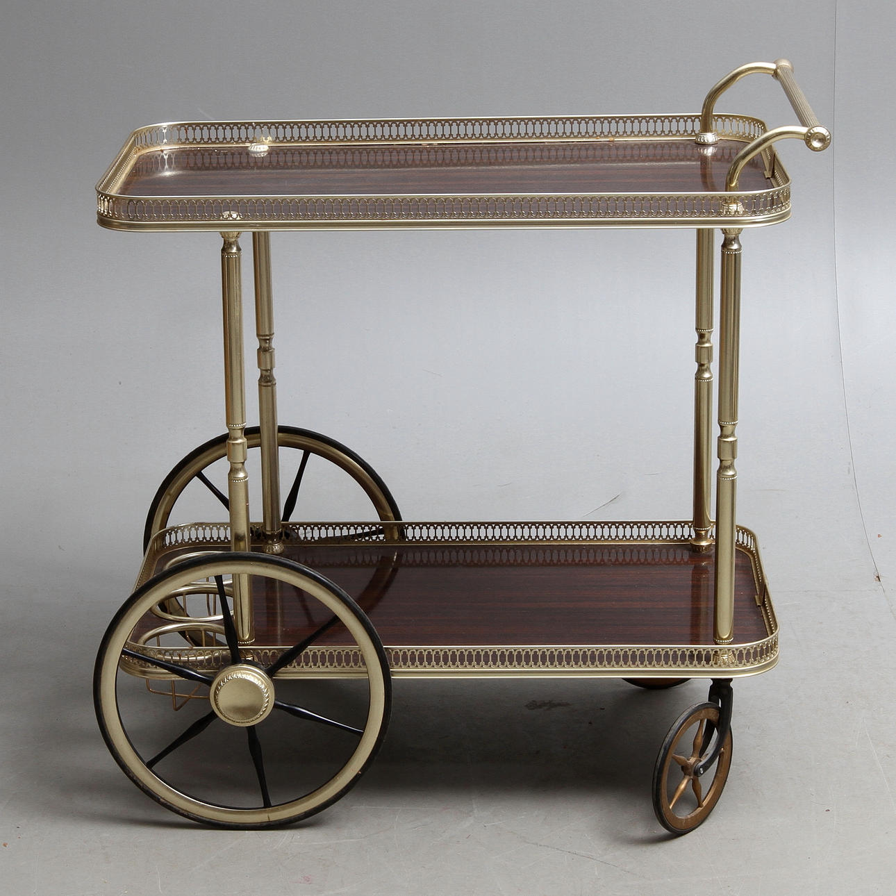 SERVERINGSVAGN, 1900-tal.
