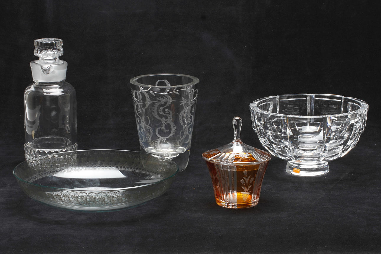 GLASFÖREMÅL, 5 delar, bl.a. Orrefors.