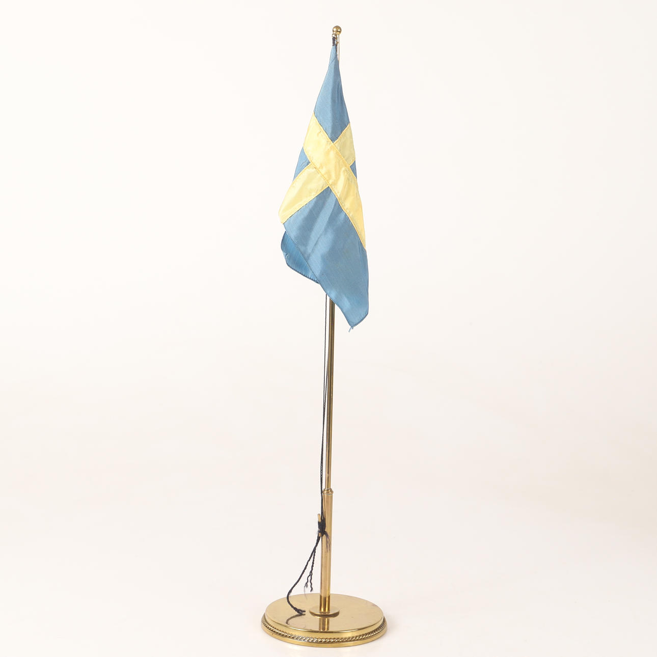 BORDSFLAGGA, mässing, Ystad metall.