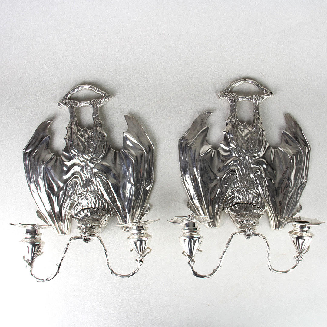 SØLVFARVEDE BRONZEFLAGERMUS VÆG LYSESTAGER.