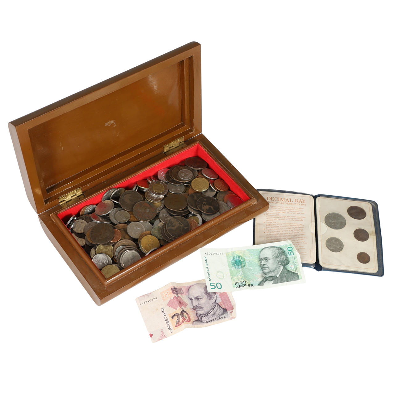A SMALL QUANTITY OF FOREIGN COINAGE AND BANKNOTES.