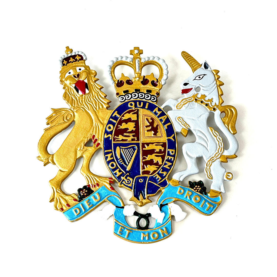 PAINTED METAL ROYAL CREST.