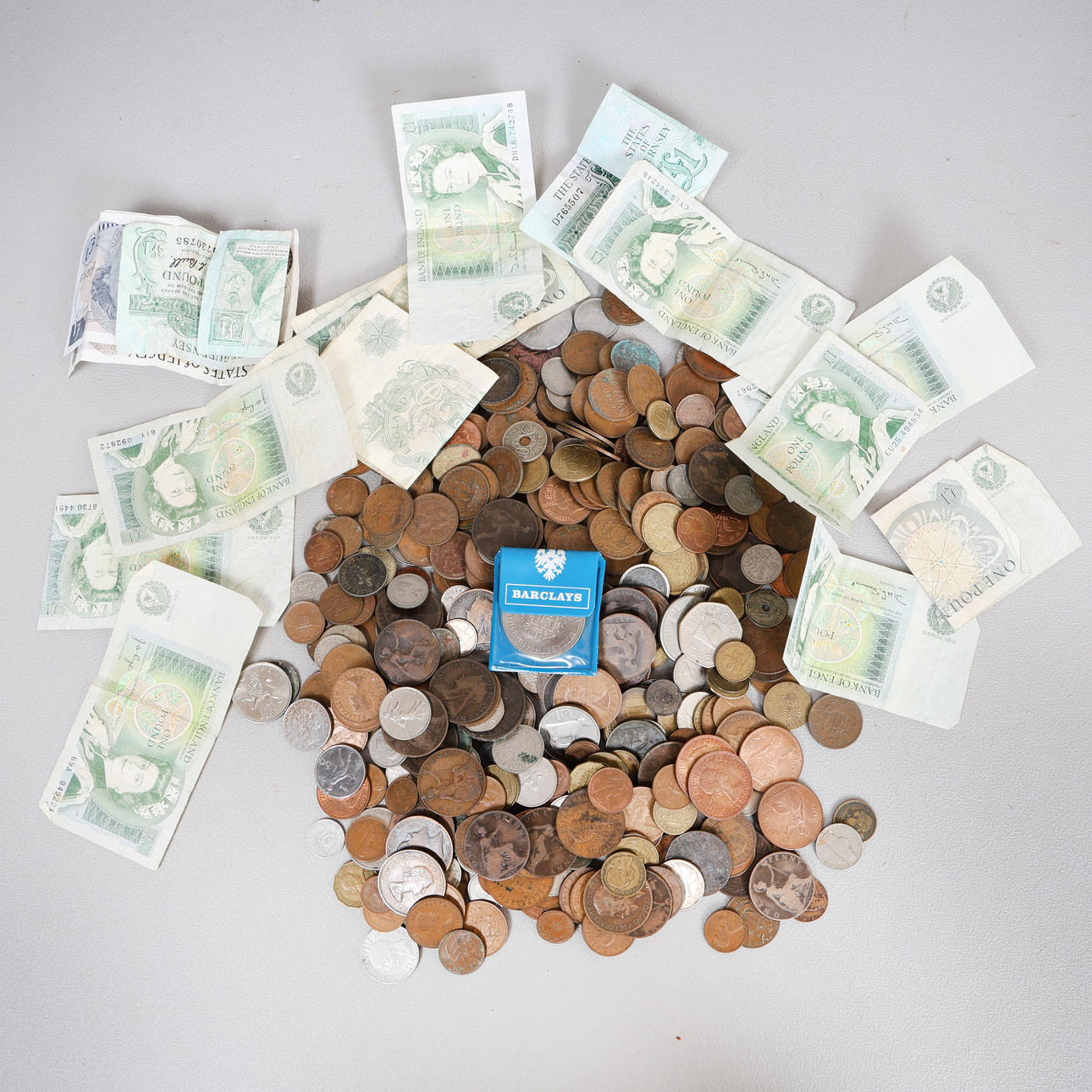 COLLECTION OF COINS AND BANK NOTES.