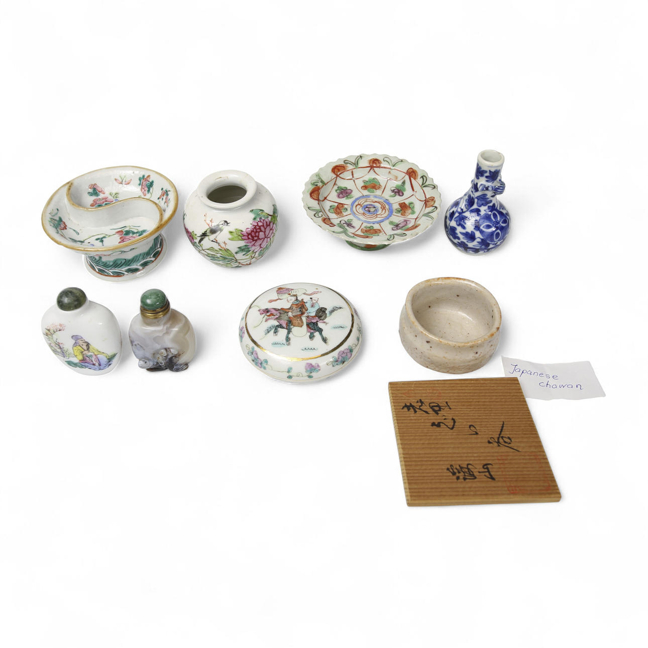 A GROUP OF CHINESE OBJECTS, 7 pcs. A SMALL JAPANESE BOWL. A total of 8 parts. Tongzhi onwards.