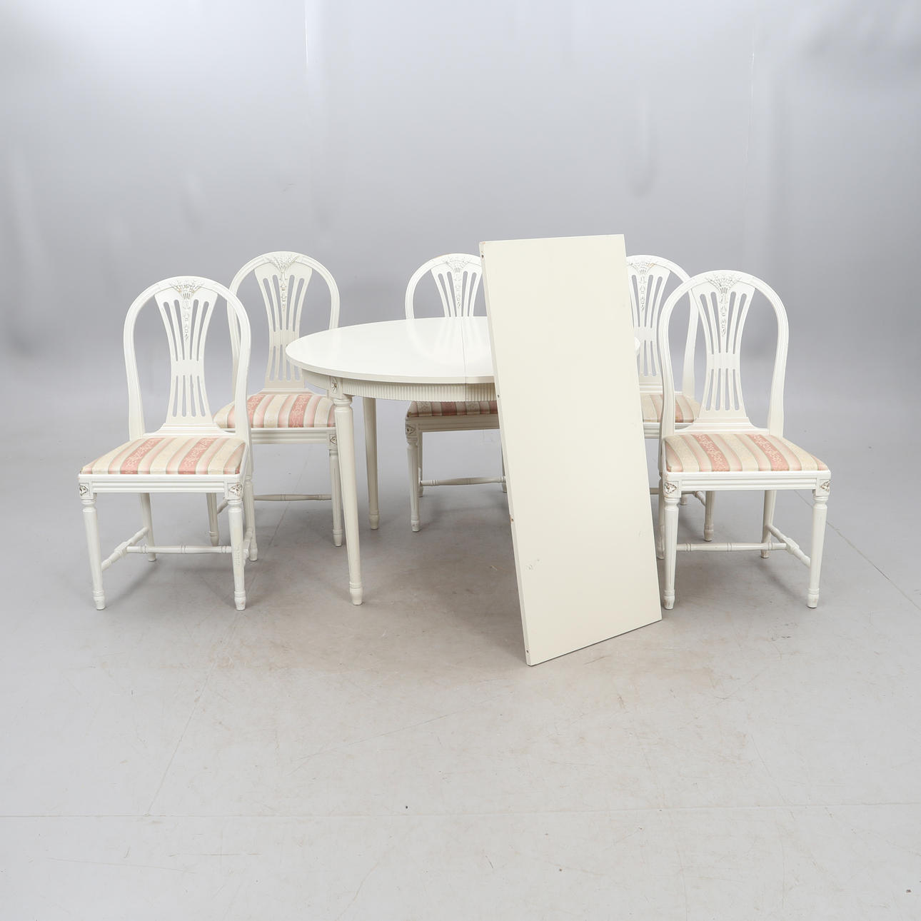 A 7-piece dining set, “axet”, Gustavian style.
