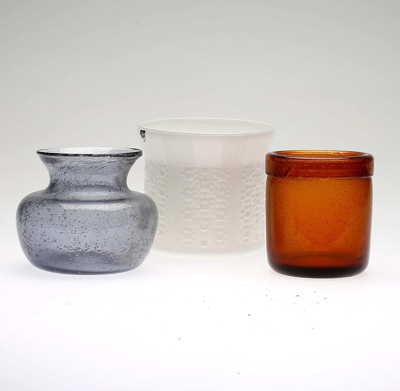 VASER, 3 st, glas, bl a Orrefors och Boda, 1900-talets andra hälft.