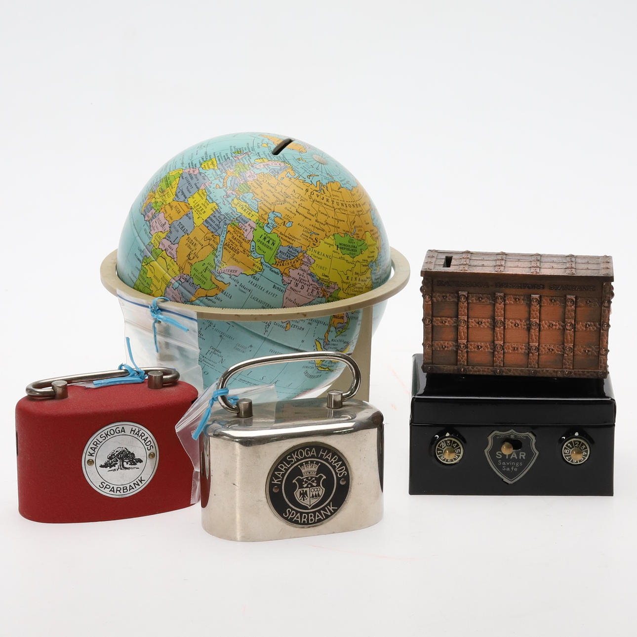 SÄÄSTÖPOSSUT. 5 kpl, avaimilla.