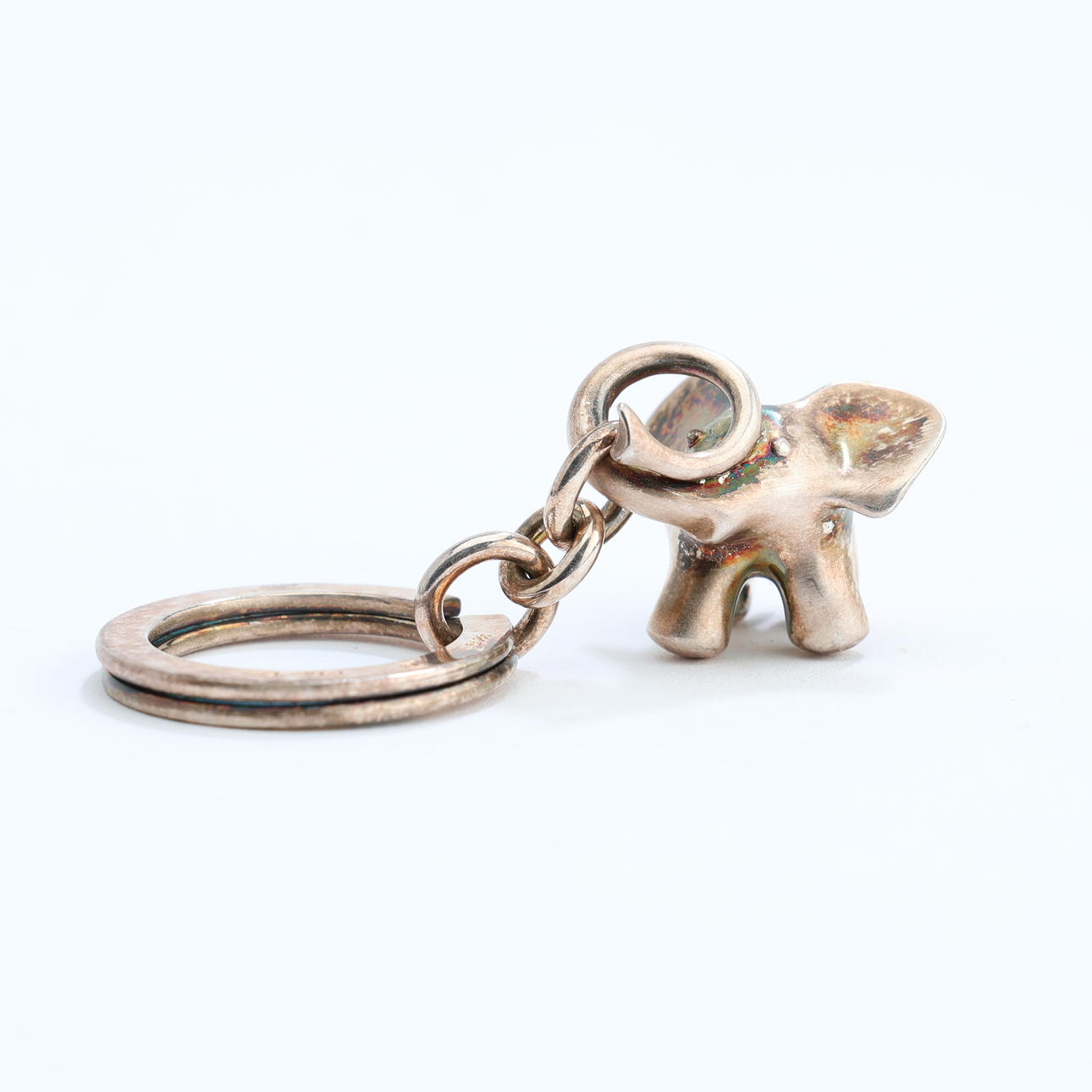 OLE LYNGGAARD. Nøglering, elefant, sterlingsølv.