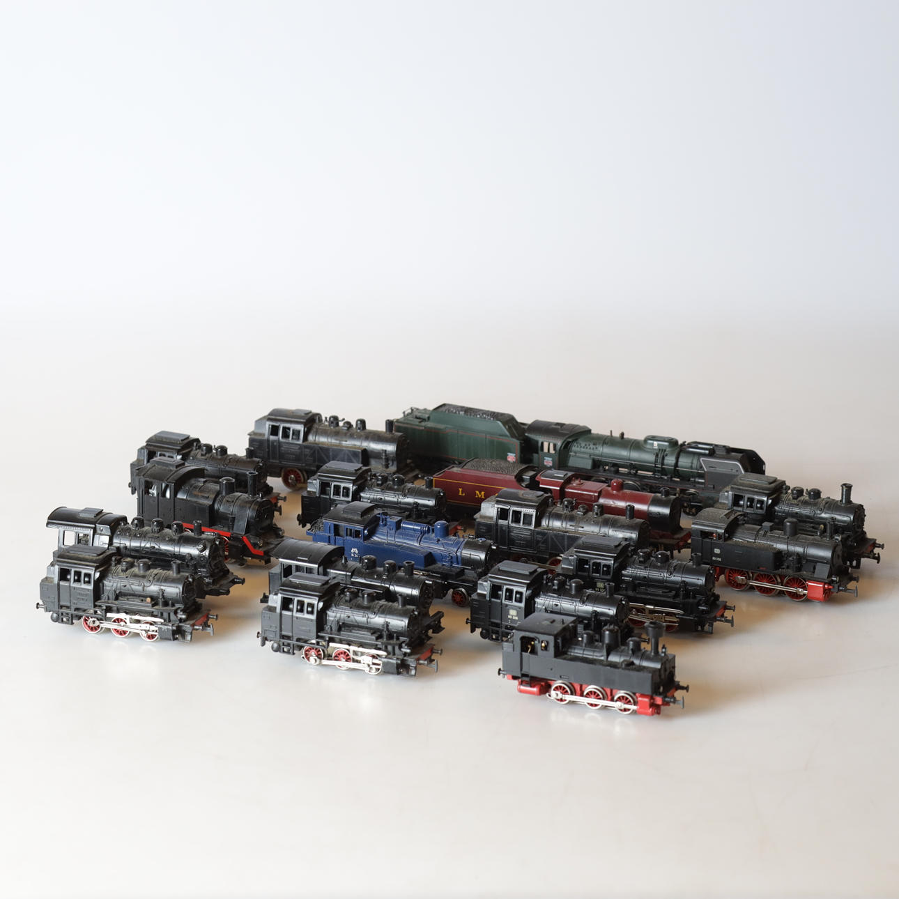 LOCOMOTIVES, 17 pcs including coal wagons, for model railway, mostly Märklin.