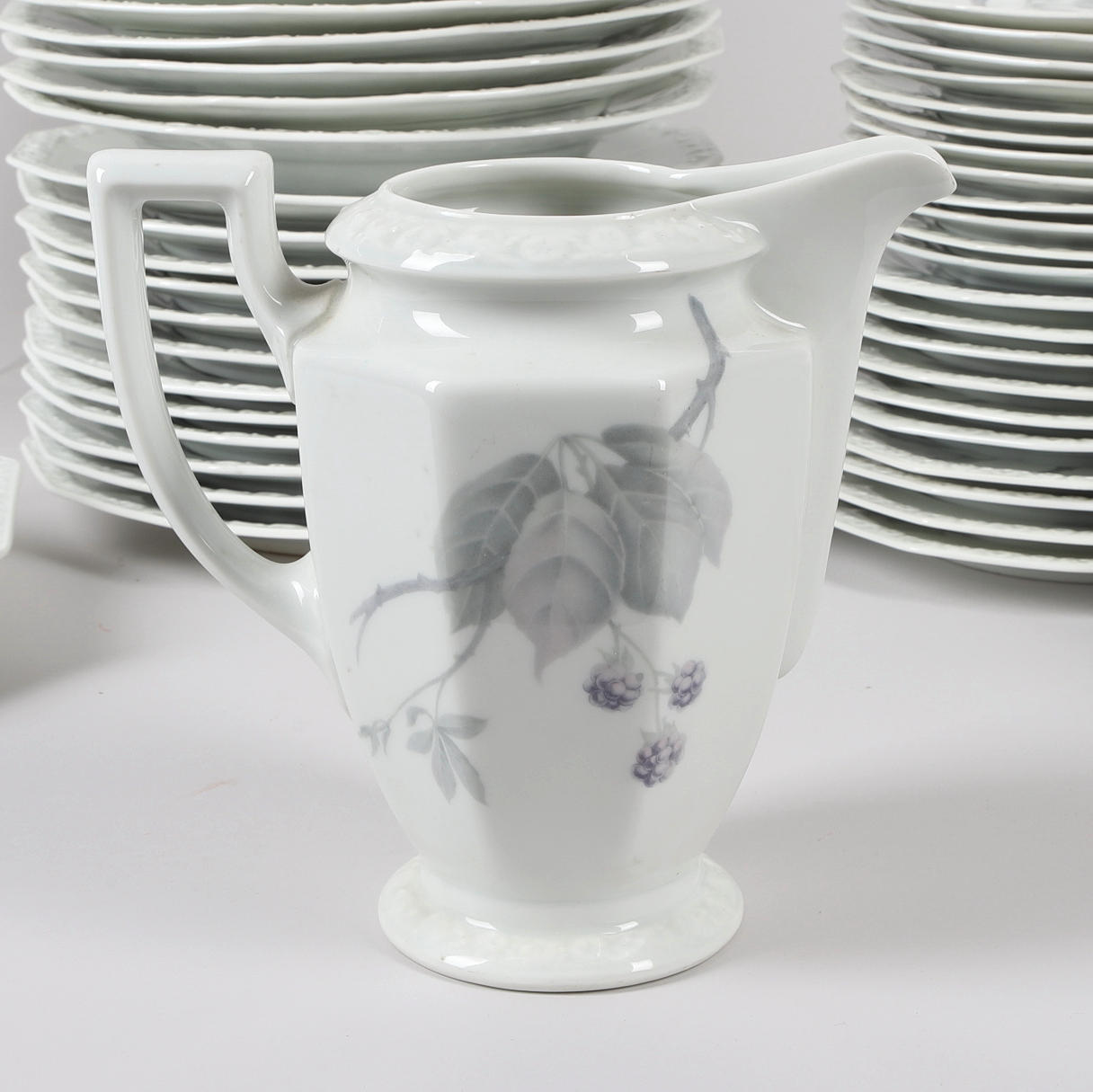 DINNERWARE, 54 pieces, “Maria” decor blackberry, Rosenthal.