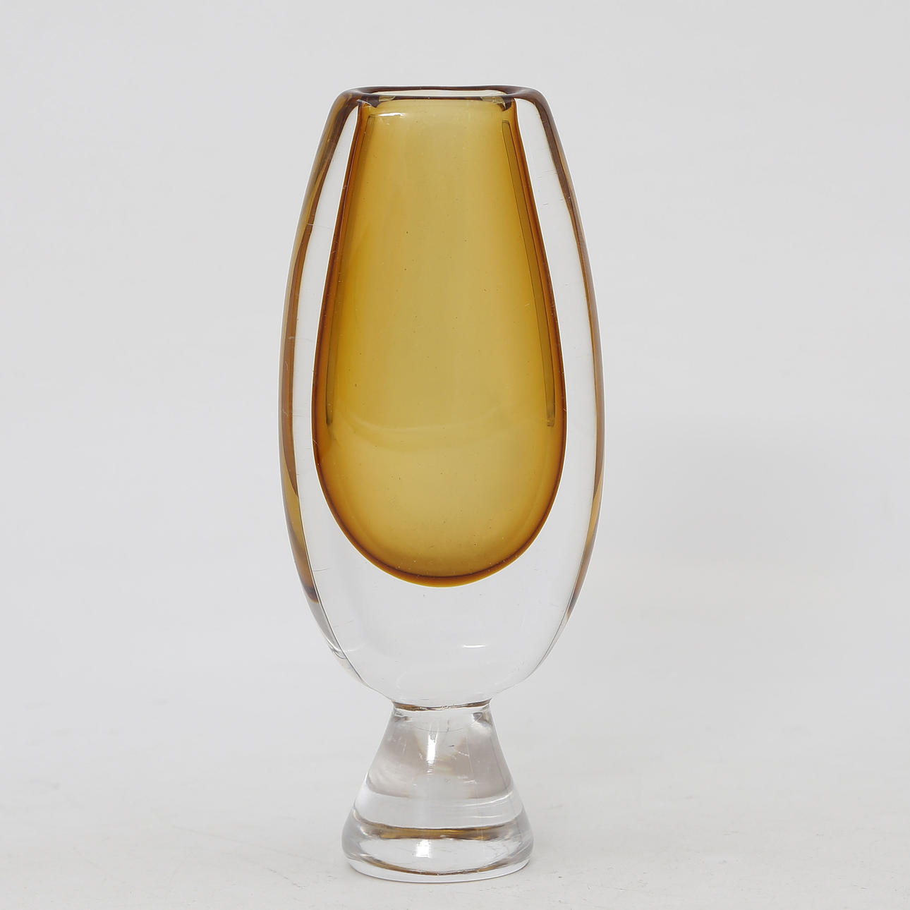 VICKE LINDSTRAND. “SUMMERSO” VASE, COSTA, SIGNED.