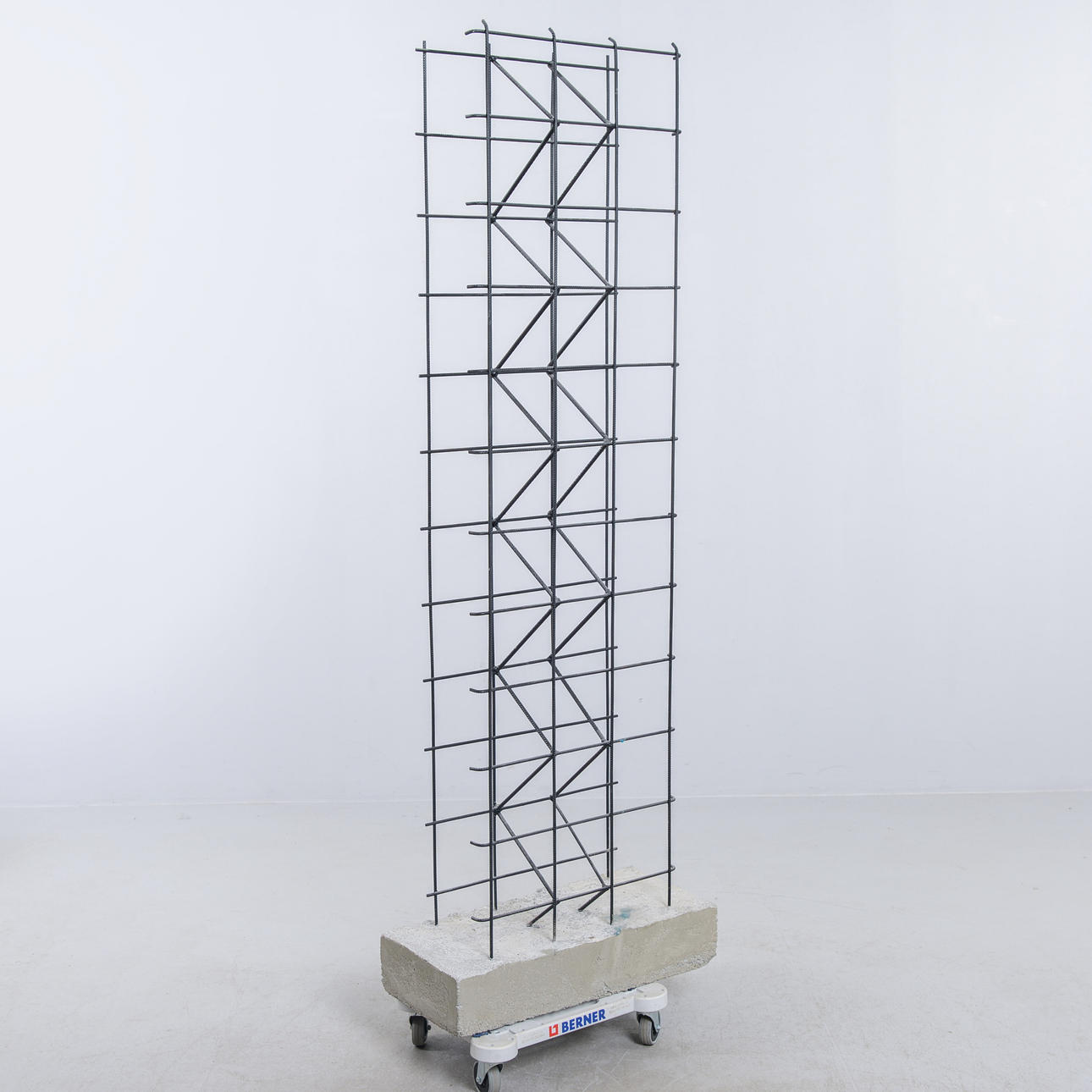 GARDEN TRELLIS, Rebar.